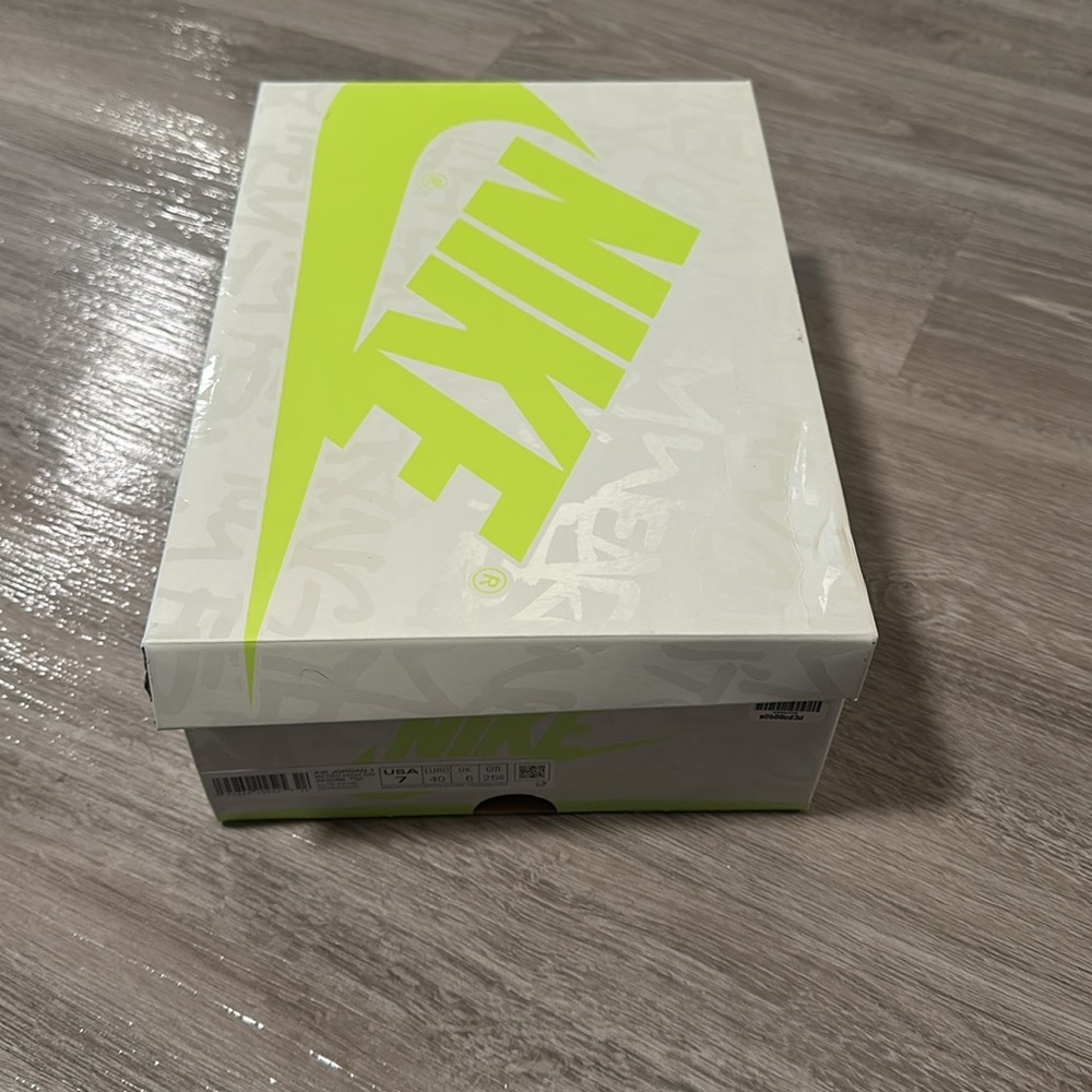 Air Jordan 1 Retro High OG - Visionaire - Picture 10 of 10